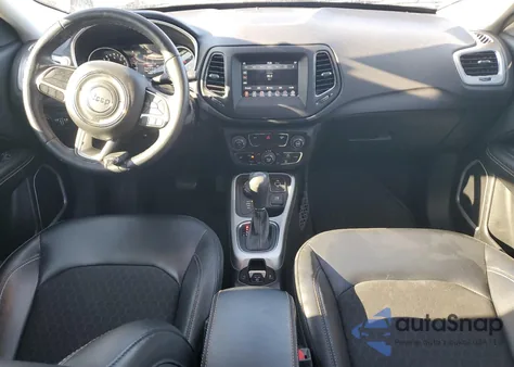 2018 Jeep Compass Latitude z USA, uszkodzony, nr VIN 3C4NJDBBXJT131661